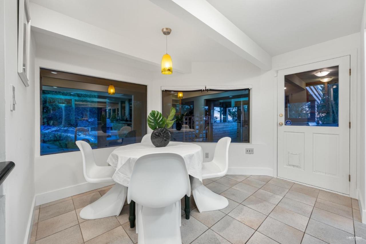 Seymour Private Bedroom, Ensuite Bathroom With Shared Pool, Hot Tub With Views North Vancouver Exterior foto